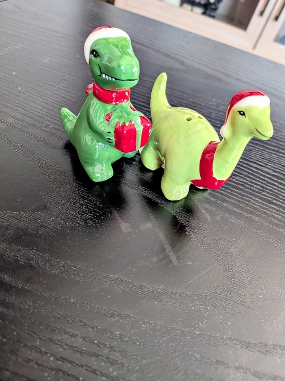 Cracker Barrel Christmas Dinosaur Salt and Pepper Shaker Set